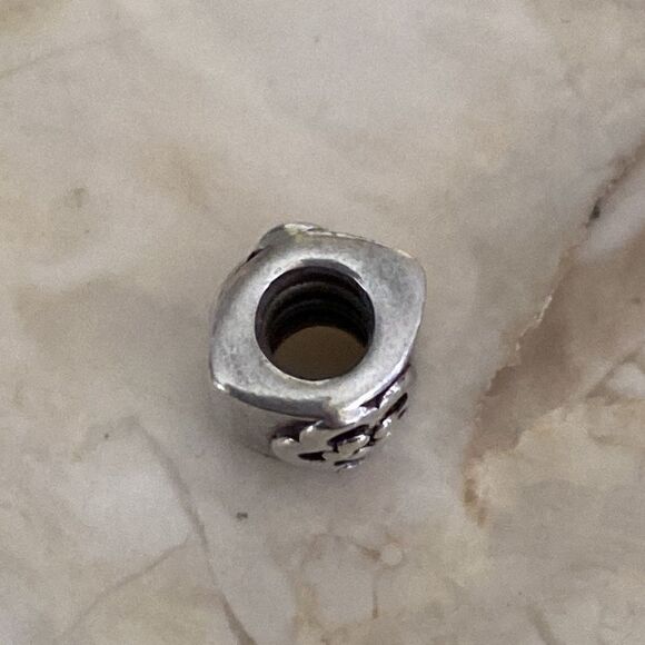 Pandora Daisy Sterling Silver Charm Bead - Retired - Picture 3 of 4